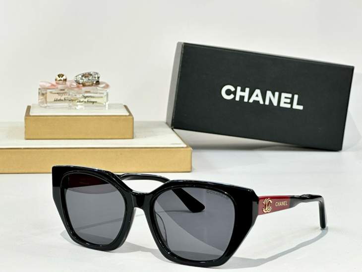 Picture of Chanel Sunglasses _SKUfw79278829fw